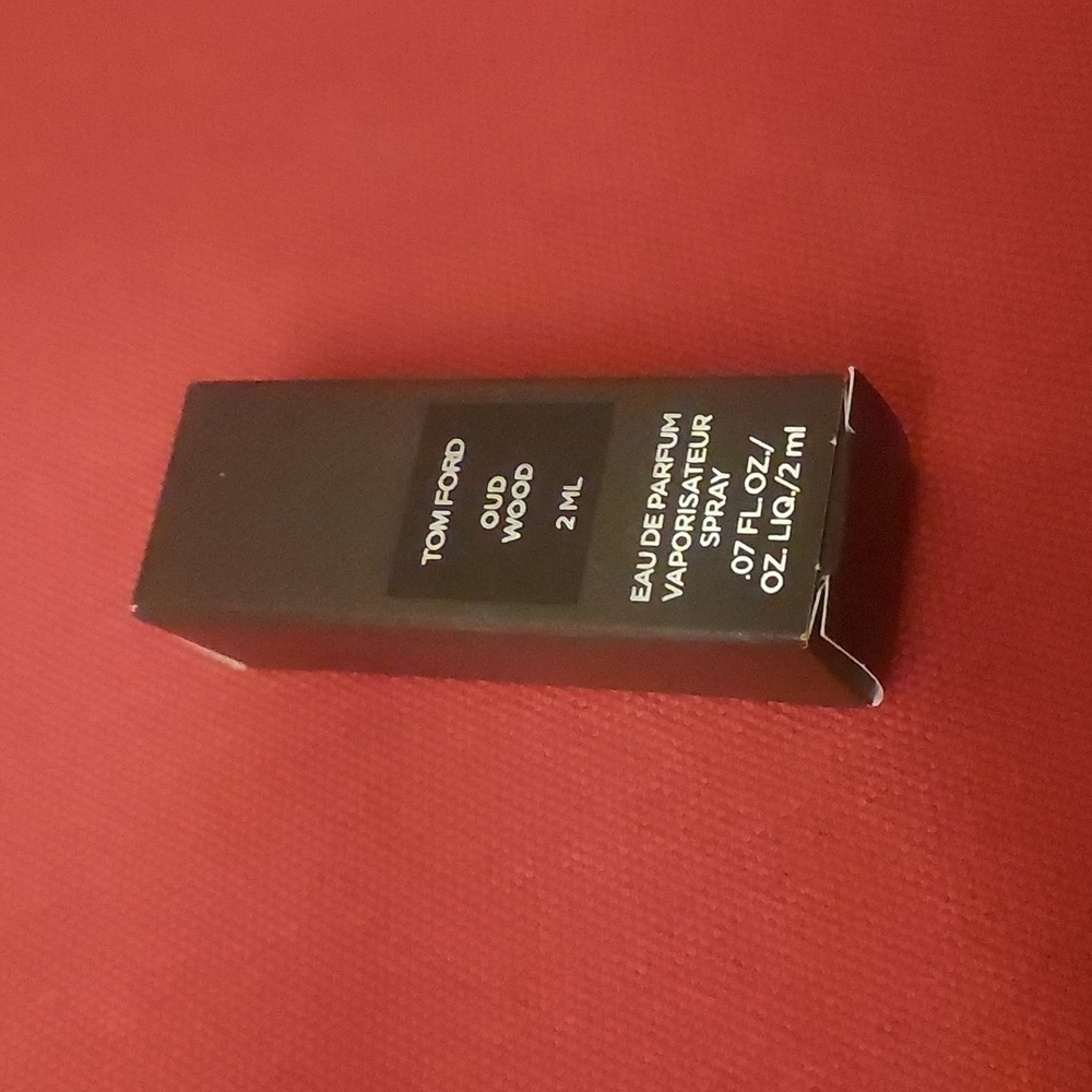 Tom ford oud wood 2ml edp